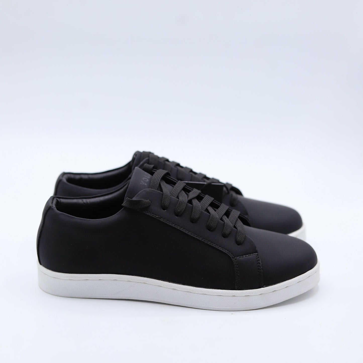 Essential vegan womens